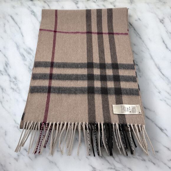 🔥 Flash Sale 🔥 Burberry Cashemer Scarf - Picture 4 of 11